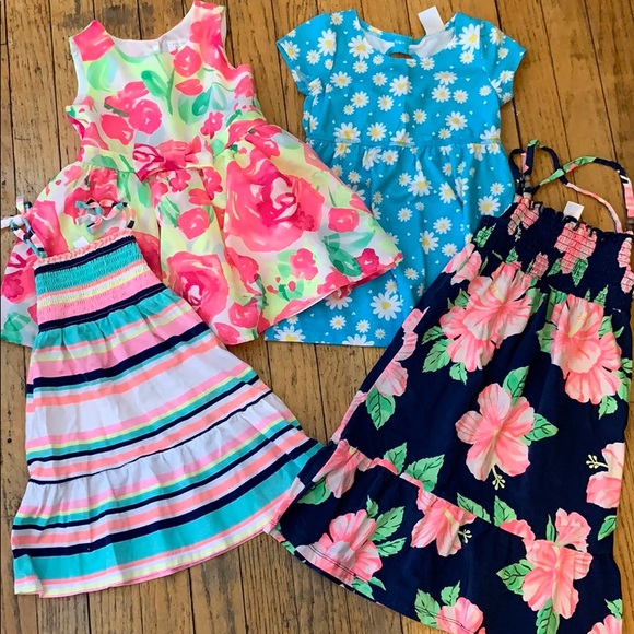 Bundle of 4 dresses - Picture 1 of 8